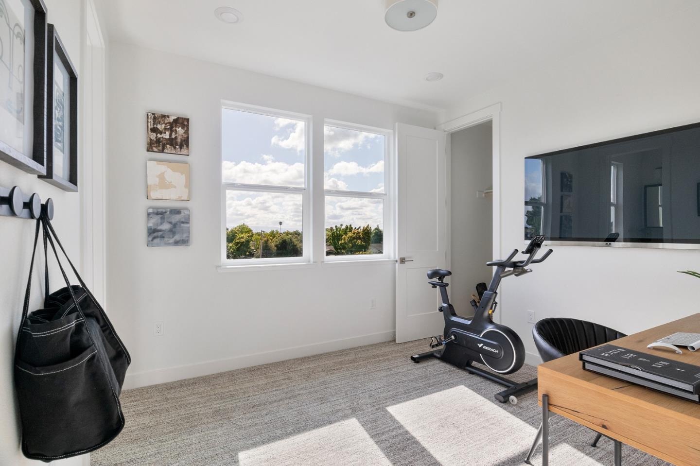 Detail Gallery Image 14 of 26 For 1301 Barbet Circle #3,  Sunnyvale,  CA 94087 - 3 Beds | 3 Baths