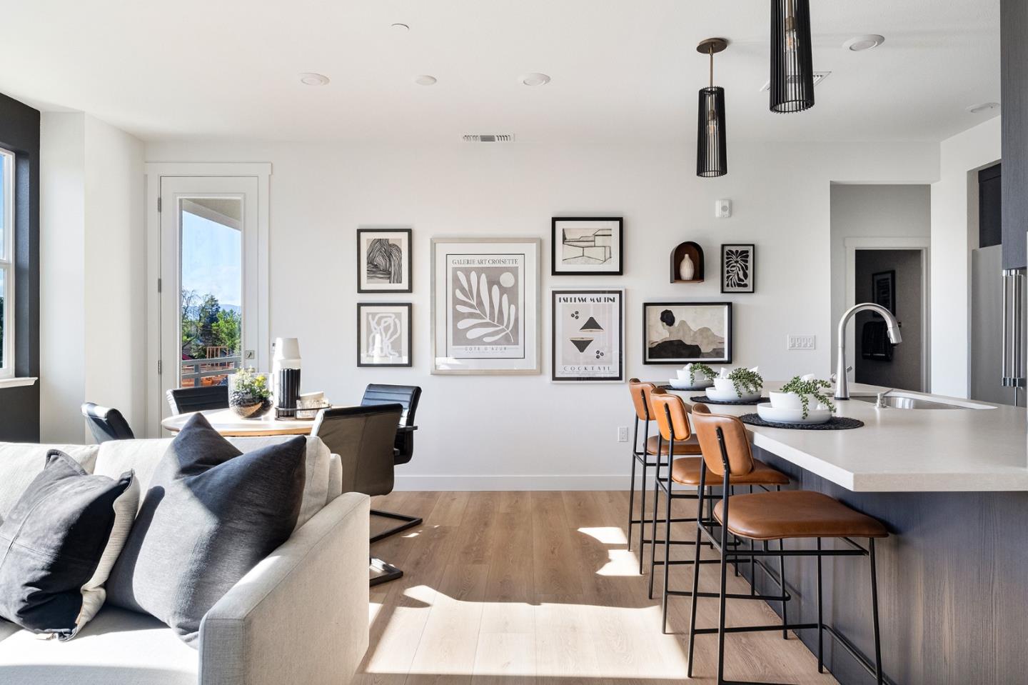 Detail Gallery Image 5 of 26 For 1301 Barbet Circle #3,  Sunnyvale,  CA 94087 - 3 Beds | 3 Baths