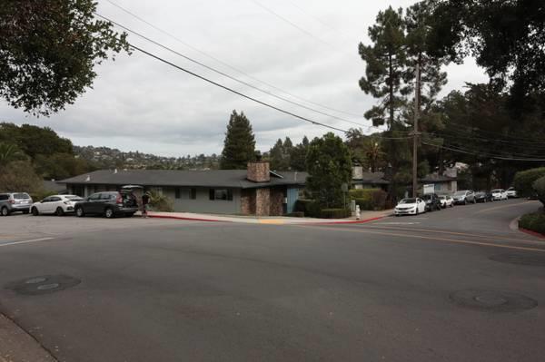 Detail Gallery Image 15 of 15 For 2220 Lake Rd #D5,  Belmont,  CA 94002 - 1 Beds | 1 Baths