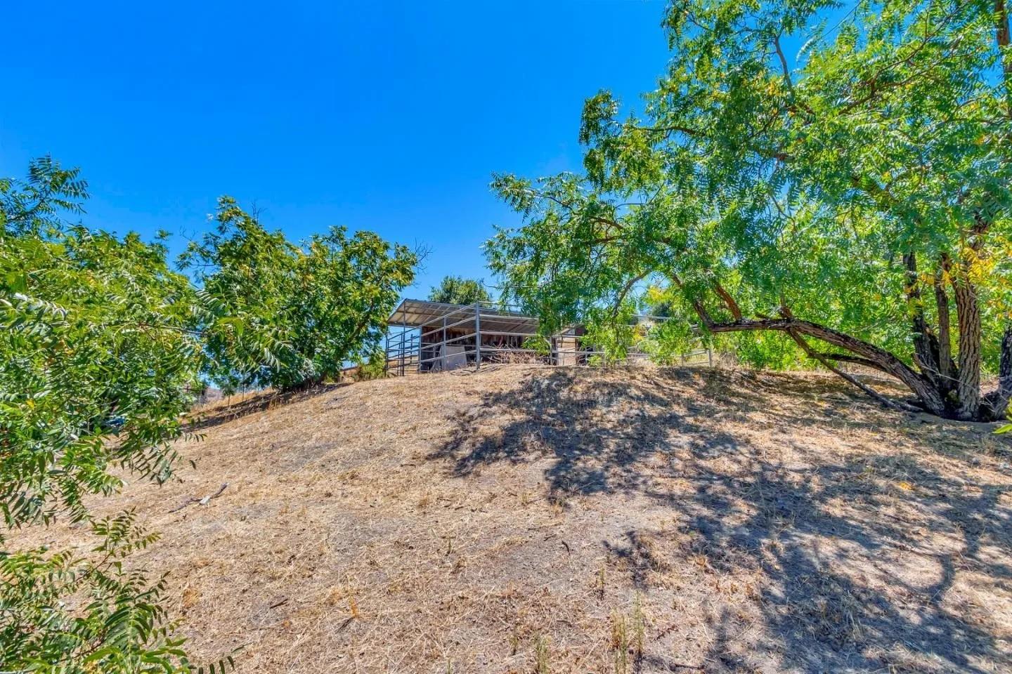 Detail Gallery Image 13 of 36 For 20081 Almaden Rd, San Jose,  CA 95120 - 3 Beds | 2 Baths