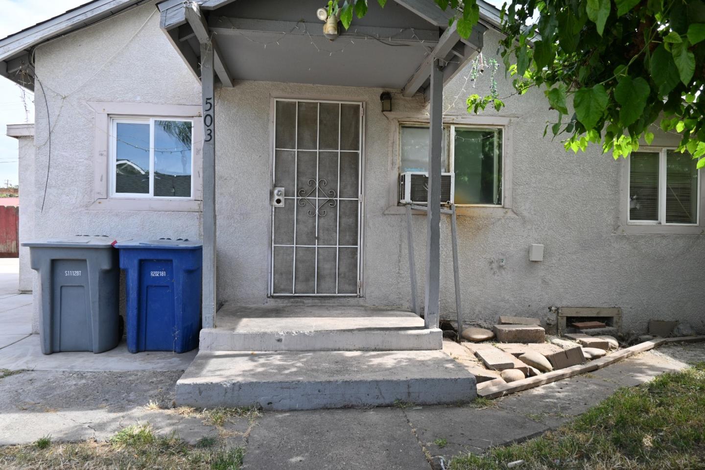Detail Gallery Image 4 of 24 For 503 R St, Merced,  CA 95341 - 3 Beds | 1 Baths