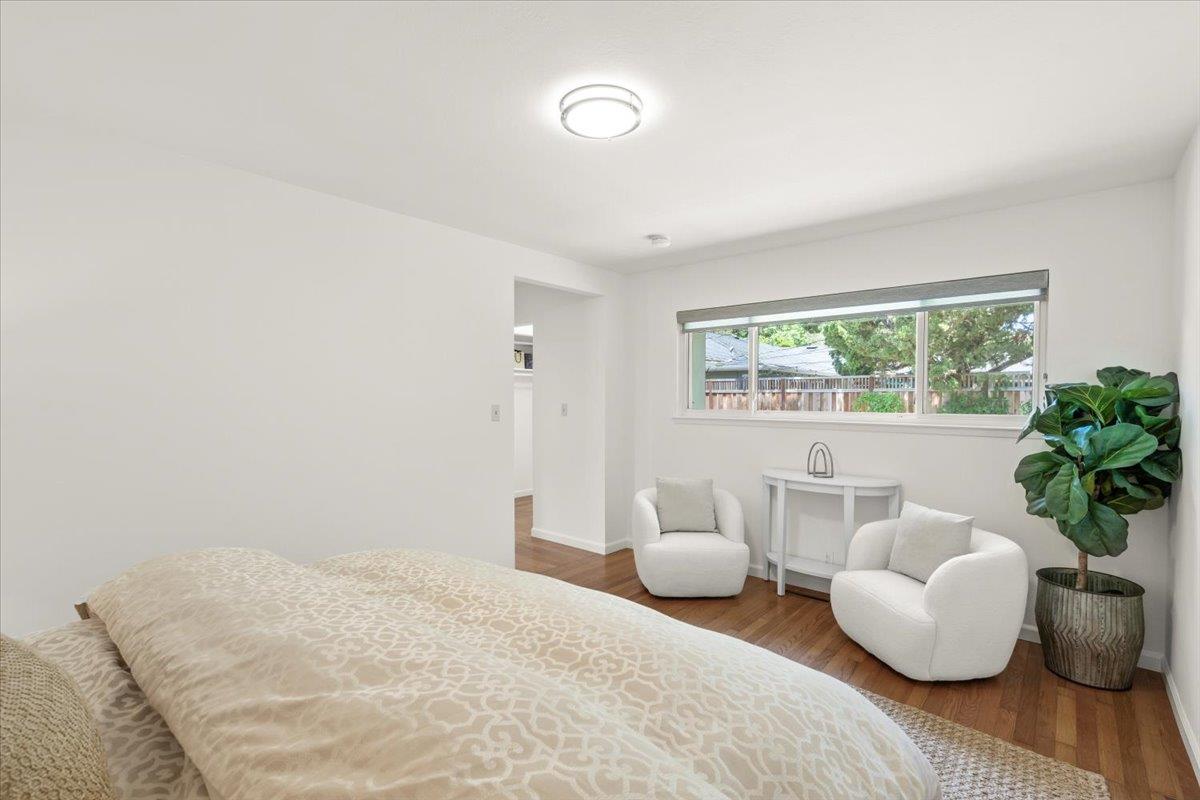 Detail Gallery Image 22 of 26 For 886 Garland Dr, Palo Alto,  CA 94303 - 3 Beds | 2 Baths