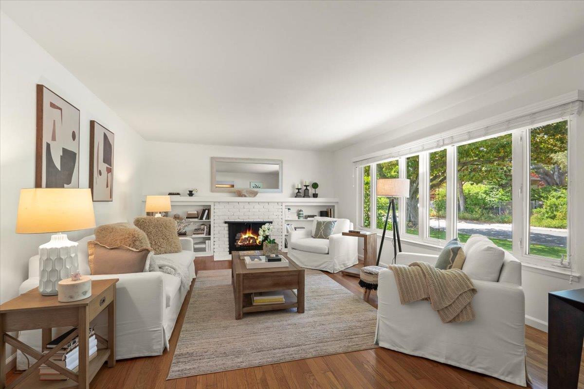 Detail Gallery Image 6 of 26 For 886 Garland Dr, Palo Alto,  CA 94303 - 3 Beds | 2 Baths
