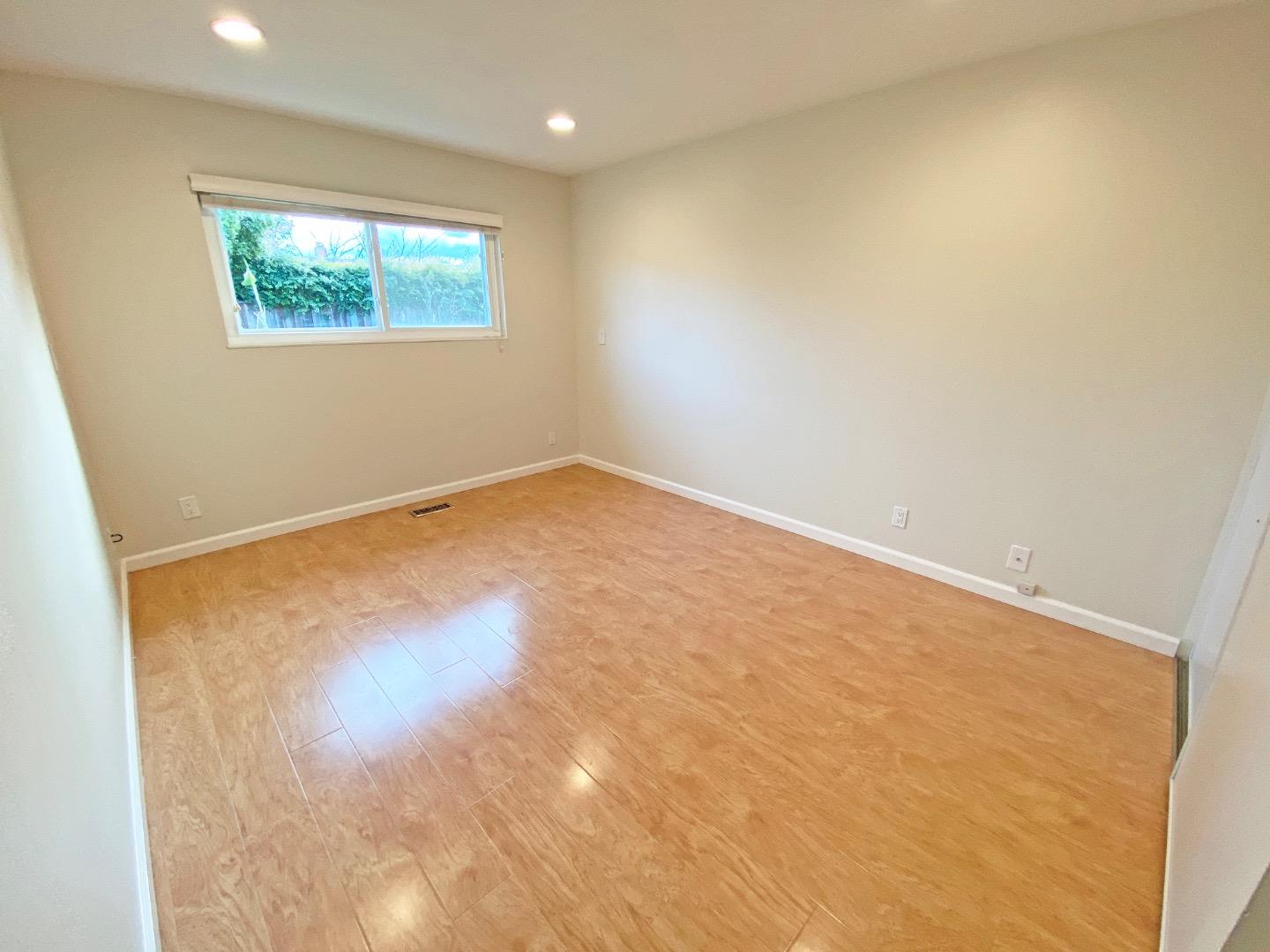 Detail Gallery Image 15 of 23 For 3042 Fowler Rd, San Jose,  CA 95135 - 3 Beds | 2 Baths