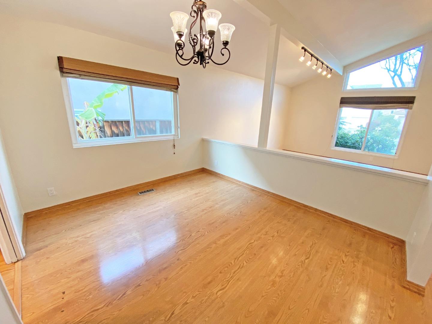 Detail Gallery Image 6 of 23 For 3042 Fowler Rd, San Jose,  CA 95135 - 3 Beds | 2 Baths