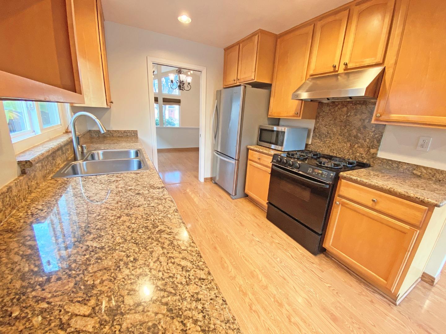 Detail Gallery Image 7 of 23 For 3042 Fowler Rd, San Jose,  CA 95135 - 3 Beds | 2 Baths