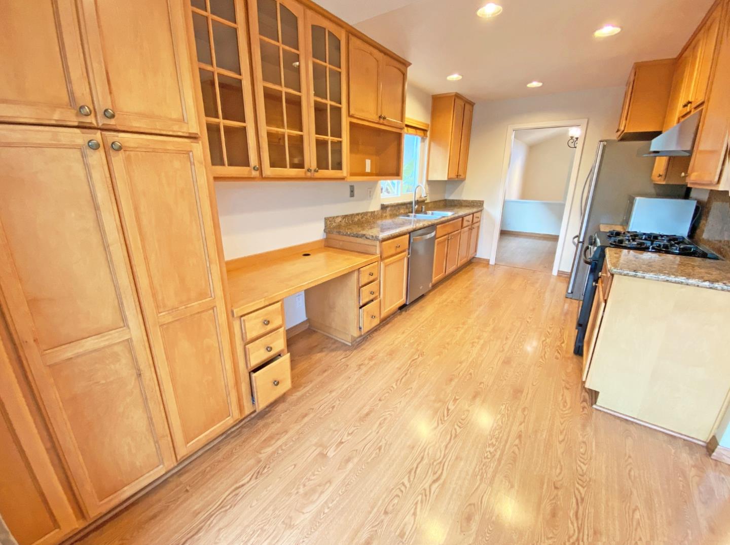 Detail Gallery Image 8 of 23 For 3042 Fowler Rd, San Jose,  CA 95135 - 3 Beds | 2 Baths