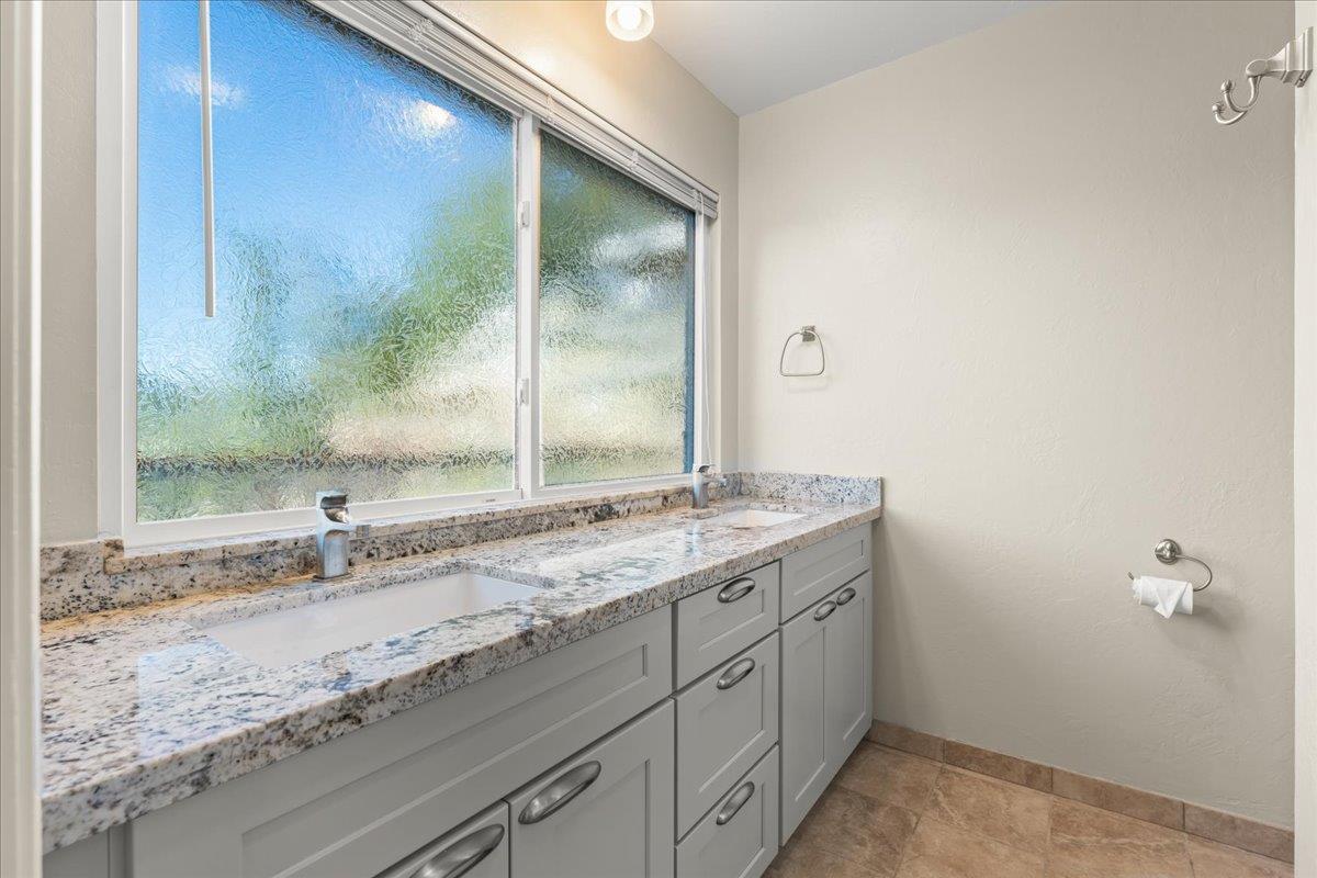 Detail Gallery Image 17 of 30 For 175 Rabbits Run Rd, Santa Cruz,  CA 95060 - 5 Beds | 3 Baths