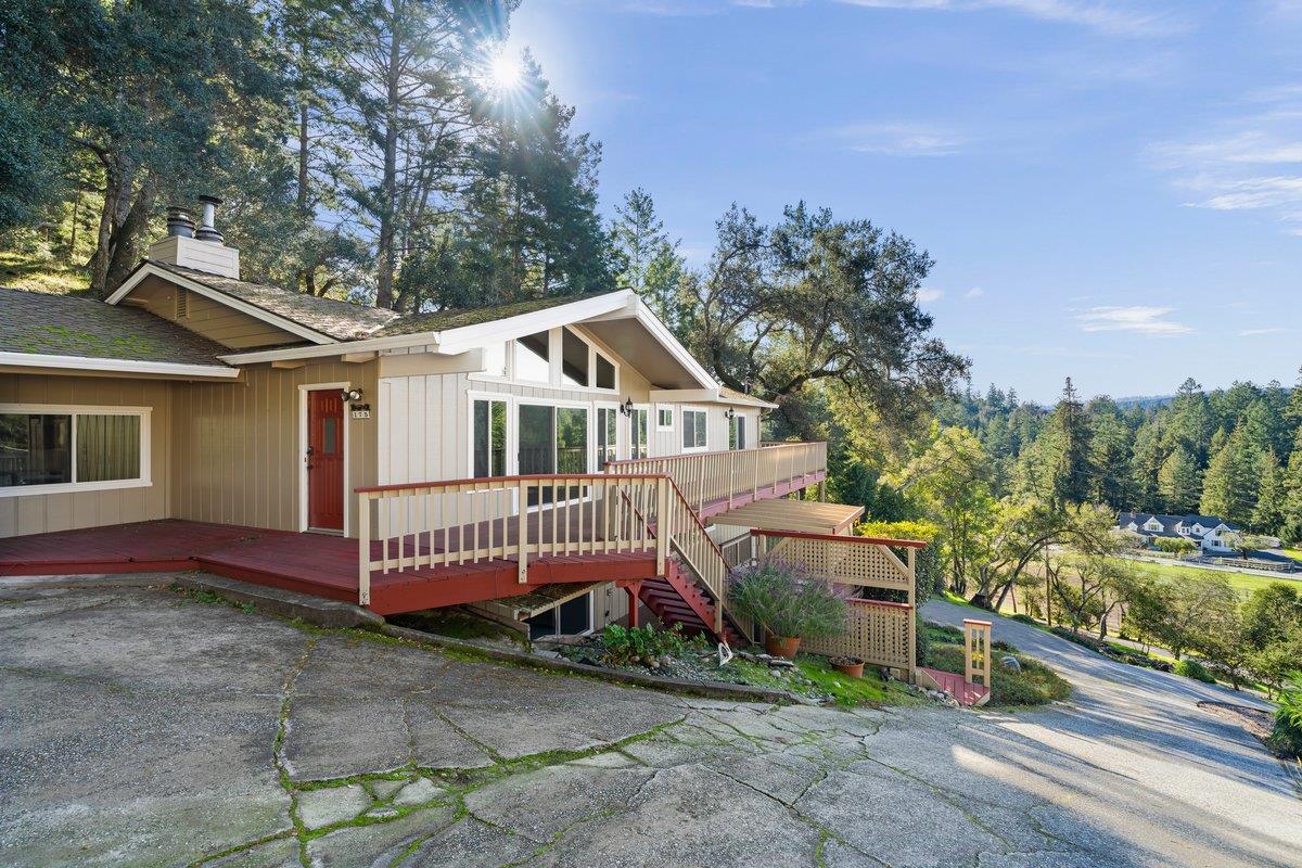 Detail Gallery Image 2 of 30 For 175 Rabbits Run Rd, Santa Cruz,  CA 95060 - 5 Beds | 3 Baths
