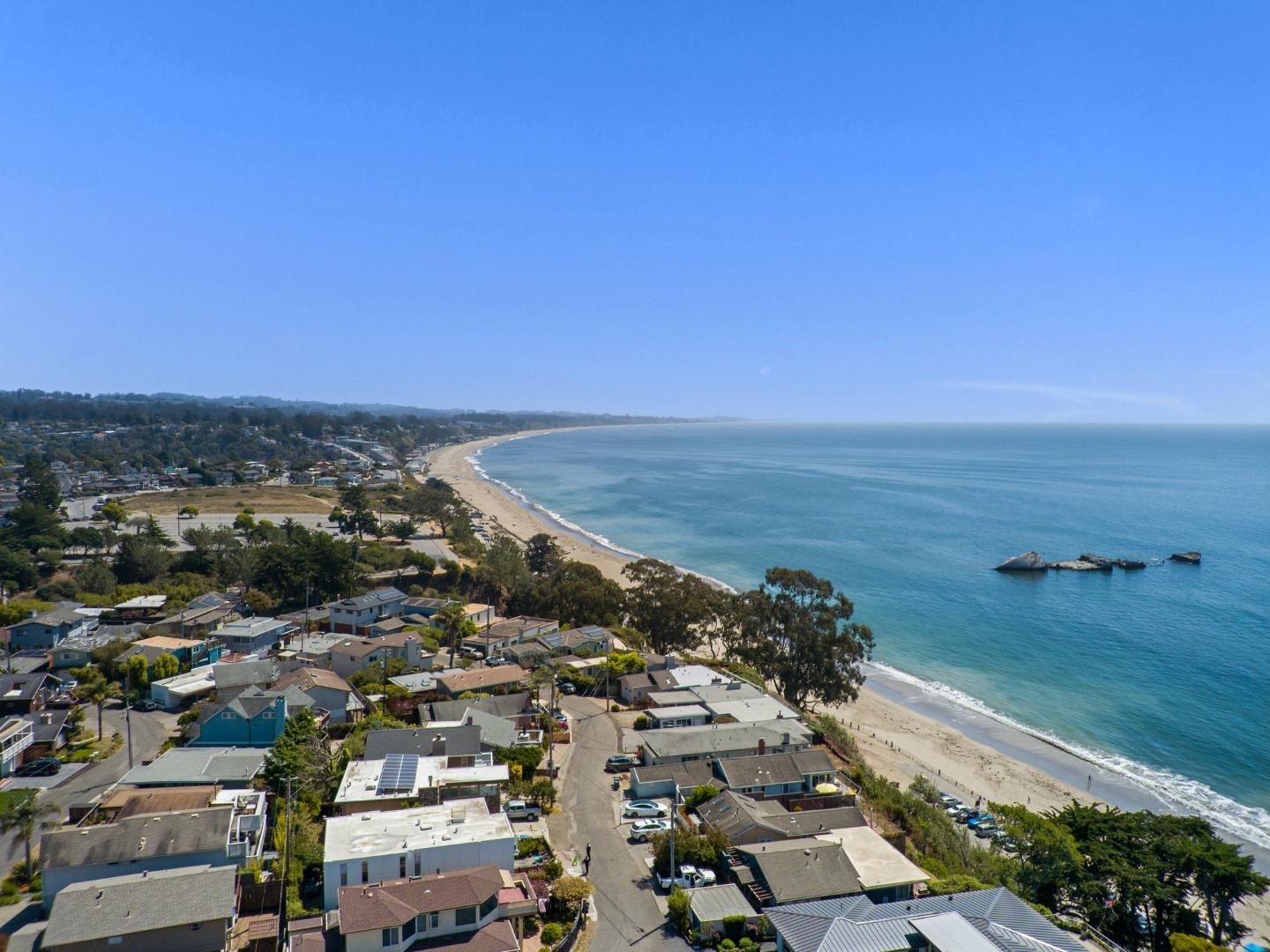 Detail Gallery Image 31 of 32 For 141 Aptos Village Way #302,  Aptos,  CA 95003 - 1 Beds | 1 Baths