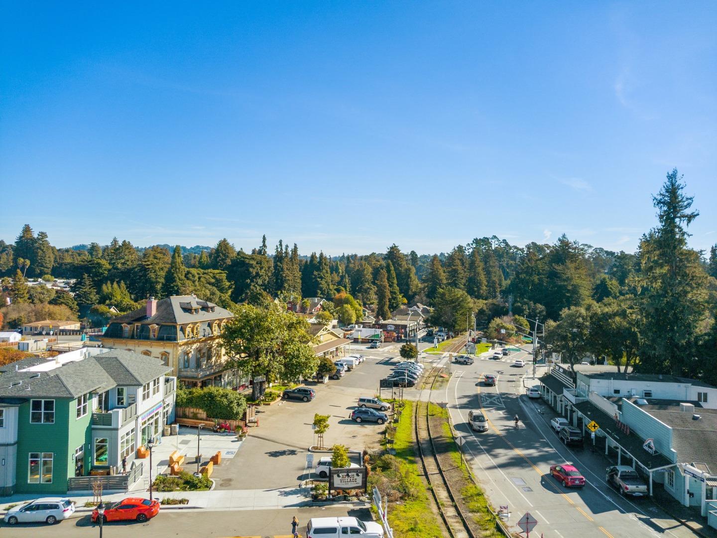 Detail Gallery Image 32 of 32 For 141 Aptos Village Way #302,  Aptos,  CA 95003 - 1 Beds | 1 Baths