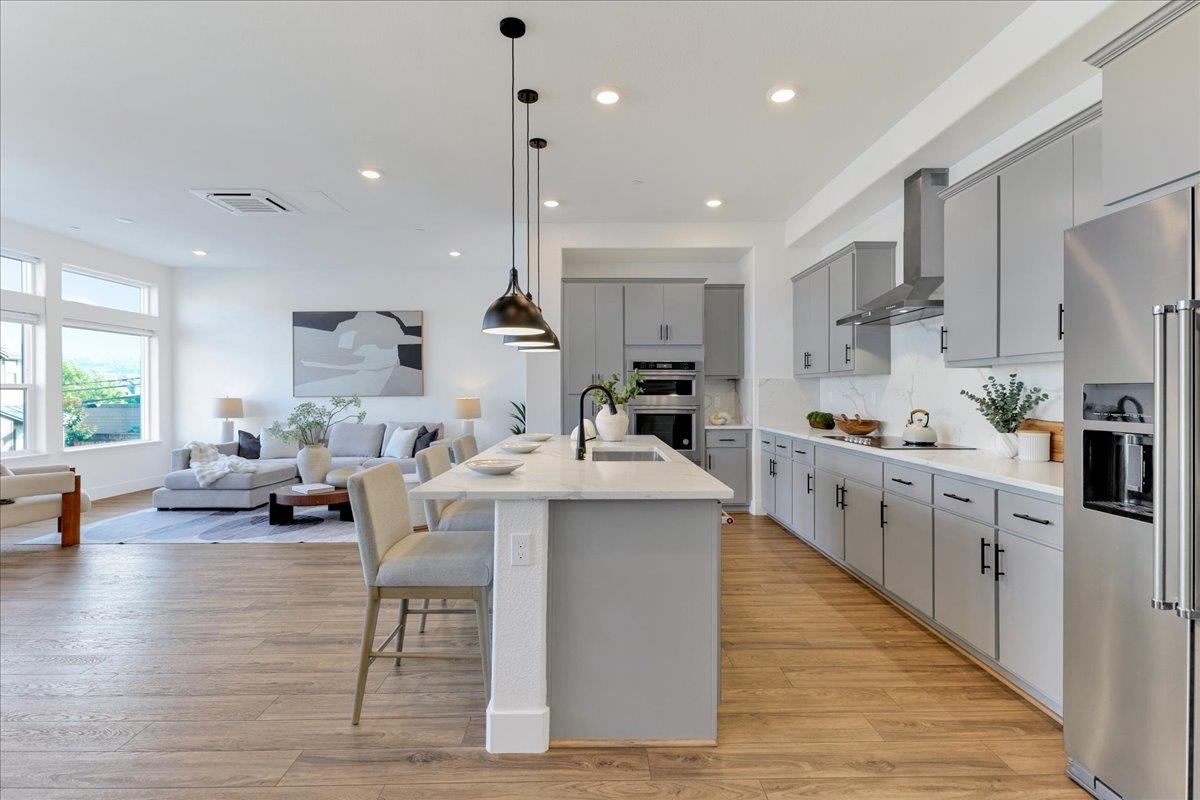 Detail Gallery Image 9 of 66 For 210 Waters Park Cir #204,  San Mateo,  CA 94403 - 3 Beds | 2 Baths
