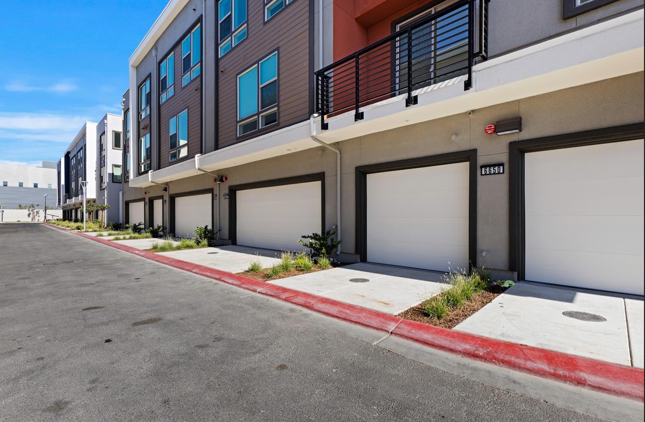 Detail Gallery Image 2 of 3 For 6695 Sync Ct, San Jose,  CA 95119 - 2 Beds | 2/1 Baths