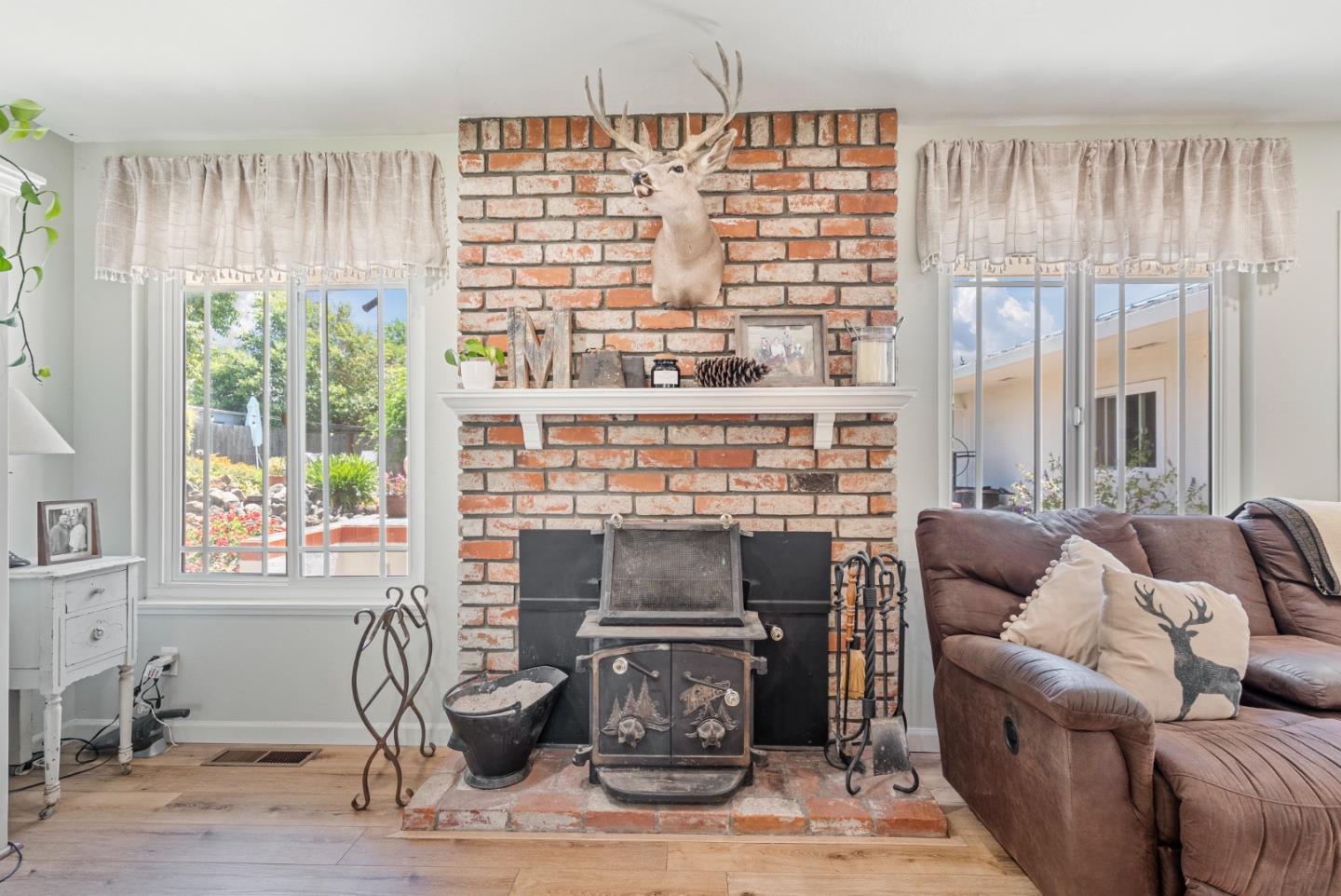 Detail Gallery Image 14 of 52 For 1111 Westward Dr, Hollister,  CA 95023 - 3 Beds | 2 Baths