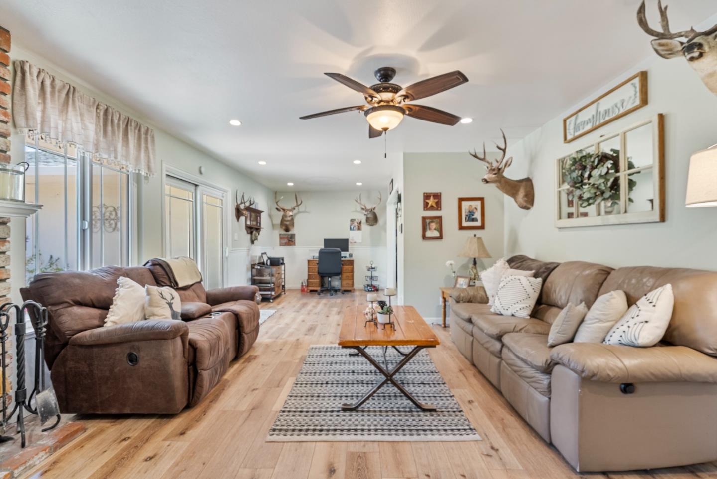 Detail Gallery Image 16 of 52 For 1111 Westward Dr, Hollister,  CA 95023 - 3 Beds | 2 Baths