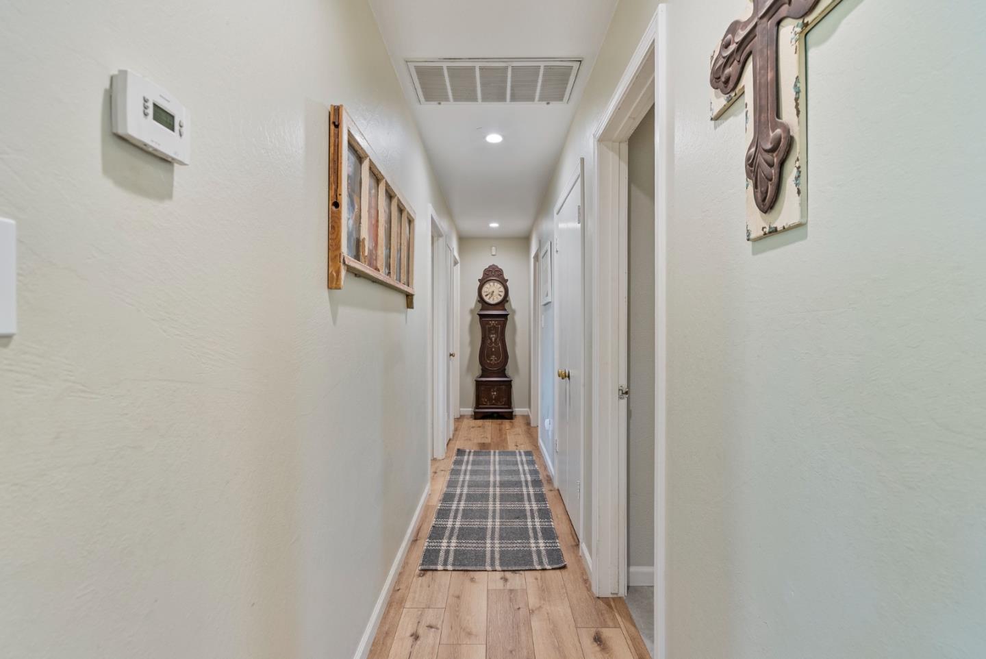 Detail Gallery Image 30 of 52 For 1111 Westward Dr, Hollister,  CA 95023 - 3 Beds | 2 Baths