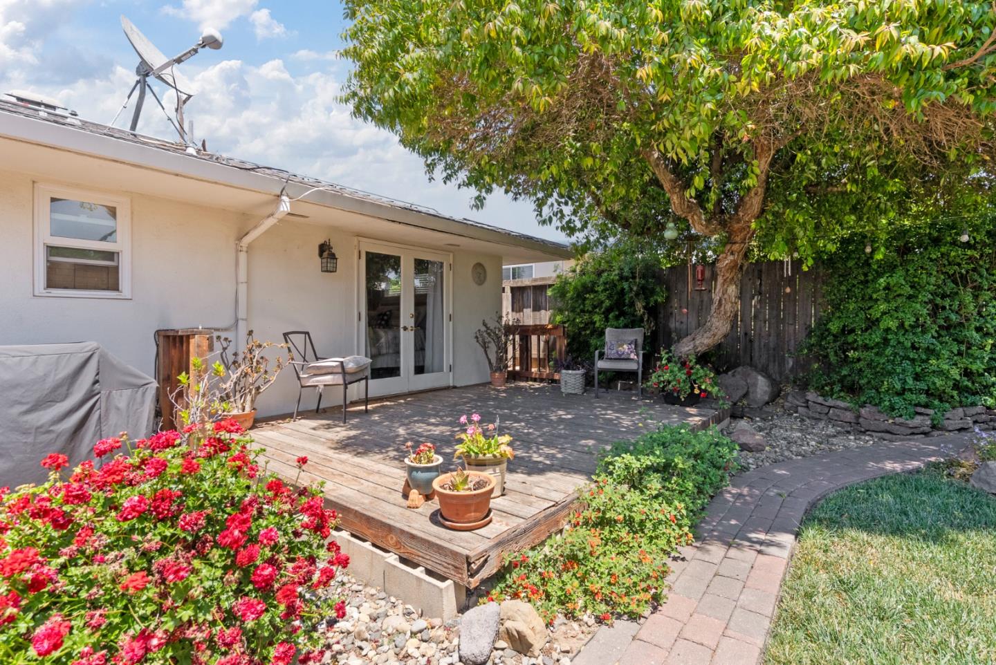 Detail Gallery Image 50 of 52 For 1111 Westward Dr, Hollister,  CA 95023 - 3 Beds | 2 Baths