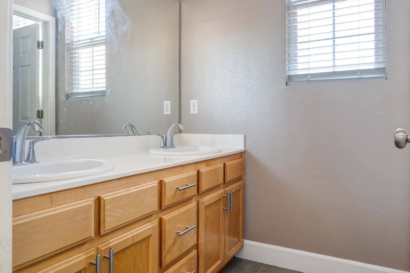 Detail Gallery Image 19 of 41 For 3035 Canoas Villa Ct, San Jose,  CA 95136 - 4 Beds | 3 Baths