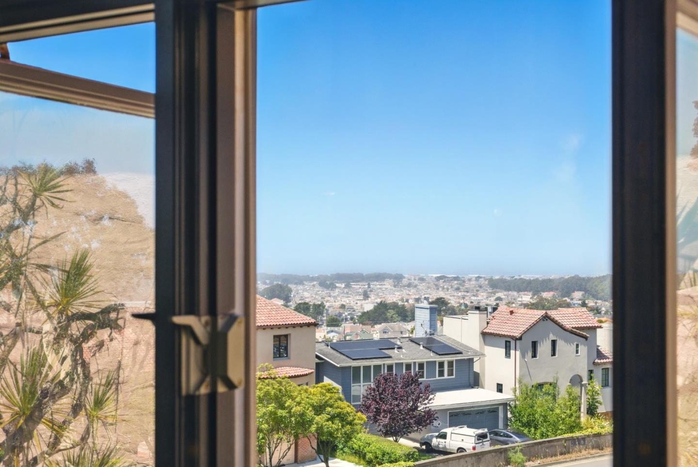 Detail Gallery Image 67 of 70 For 1260 Monterey Blvd, San Francisco,  CA 94127 - 4 Beds | 3/1 Baths
