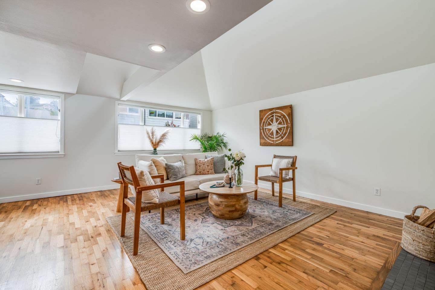 Detail Gallery Image 3 of 44 For 219 San Jose Ave, Capitola,  CA 95010 - – Beds | – Baths