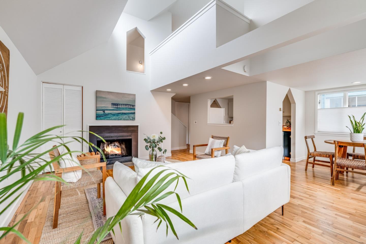 Detail Gallery Image 5 of 44 For 219 San Jose Ave, Capitola,  CA 95010 - – Beds | – Baths