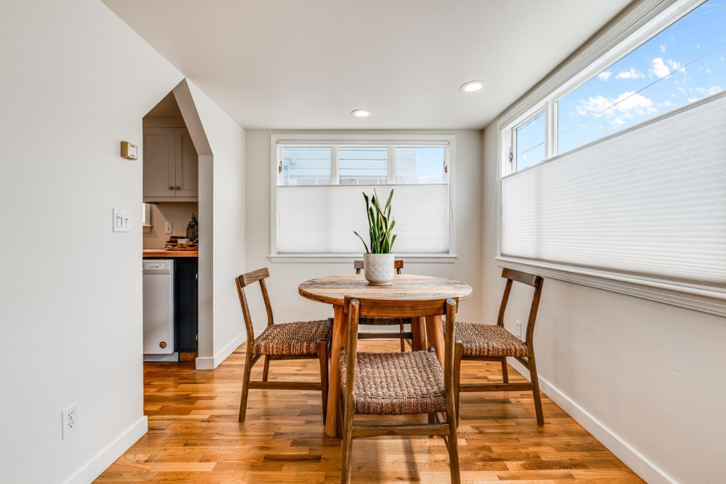 Detail Gallery Image 6 of 44 For 219 San Jose Ave, Capitola,  CA 95010 - – Beds | – Baths