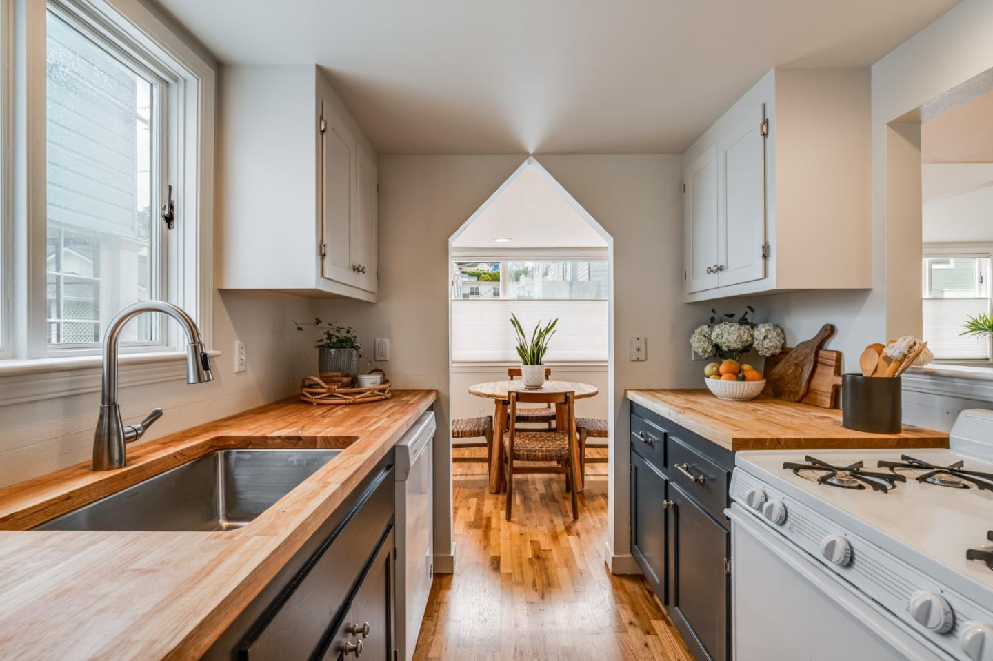 Detail Gallery Image 8 of 44 For 219 San Jose Ave, Capitola,  CA 95010 - – Beds | – Baths