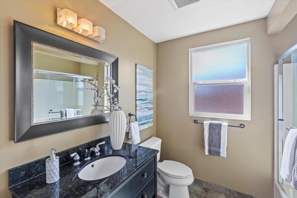 Detail Gallery Image 13 of 23 For 1403 Hudson St, Redwood City,  CA 94061 - 3 Beds | 2 Baths