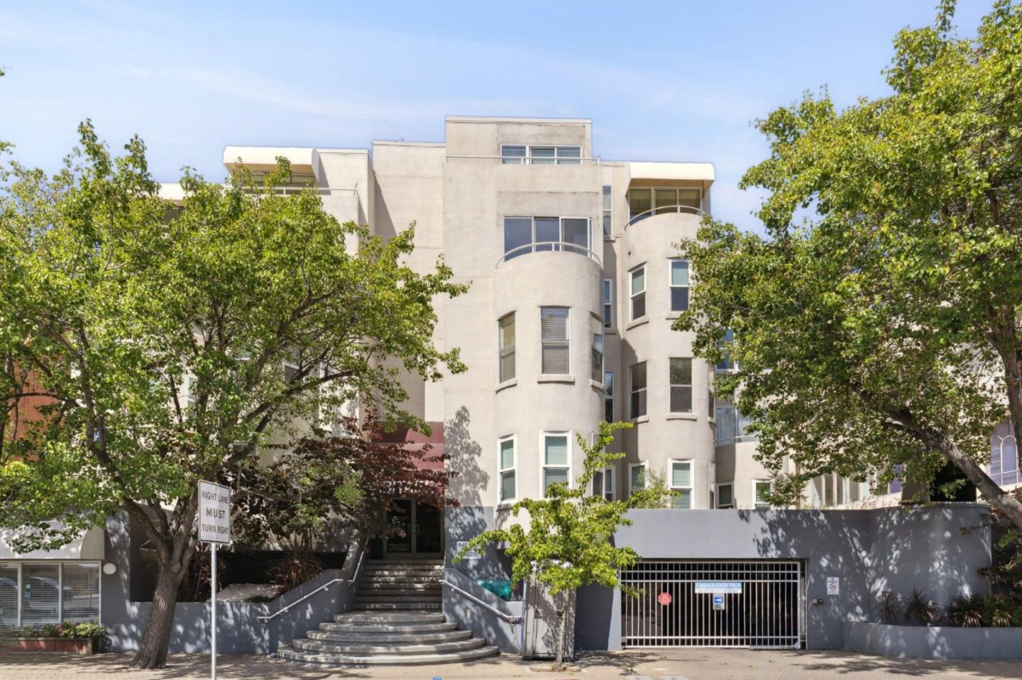 Detail Gallery Image 2 of 27 For 425 Alma St #309,  Palo Alto,  CA 94301 - 2 Beds | 2 Baths