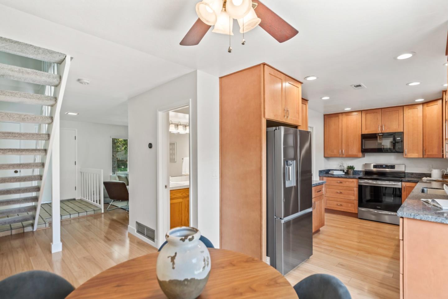 Detail Gallery Image 13 of 39 For 26 Saw Mill Ct, Mountain View,  CA 94043 - 3 Beds | 2/1 Baths