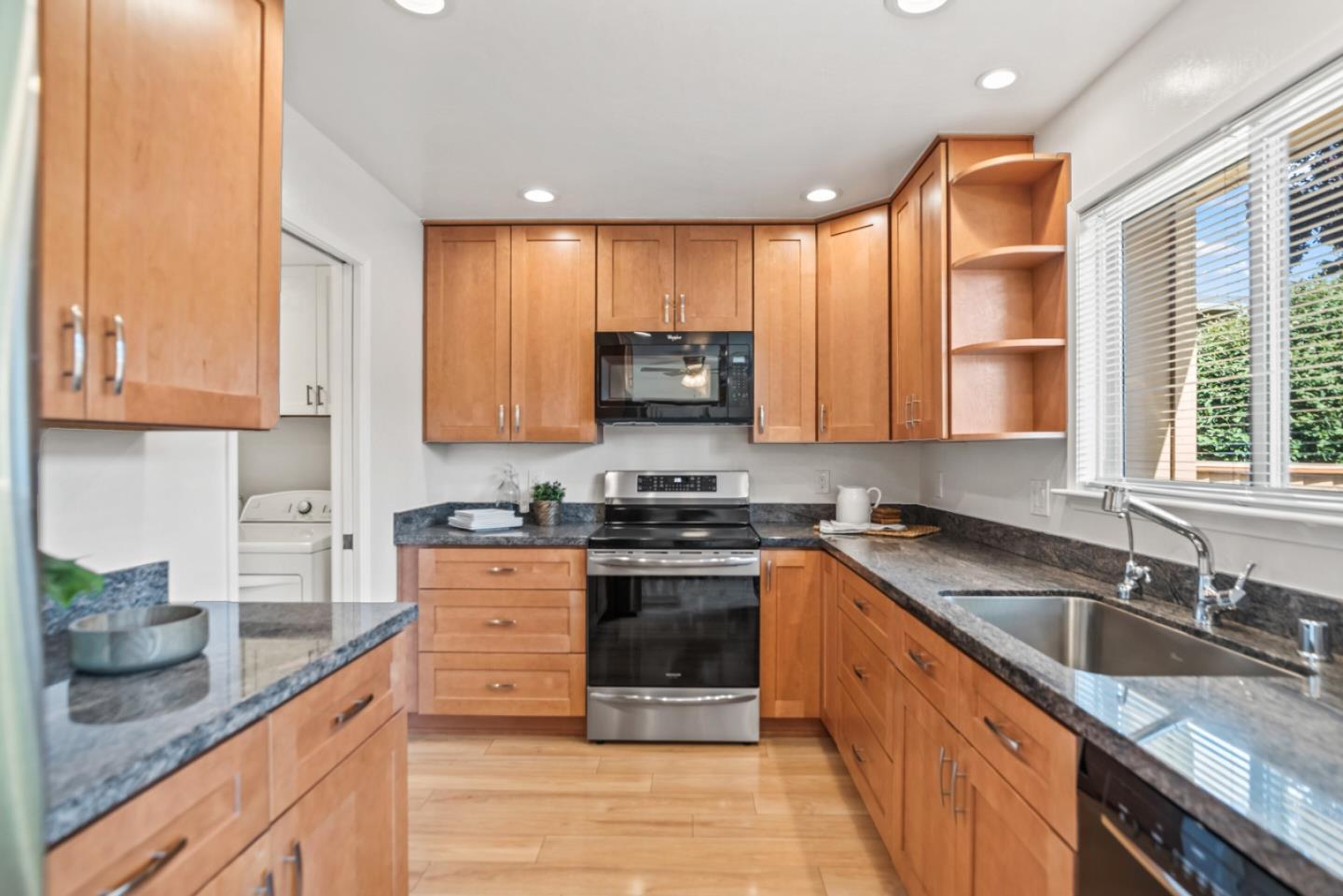 Detail Gallery Image 15 of 39 For 26 Saw Mill Ct, Mountain View,  CA 94043 - 3 Beds | 2/1 Baths