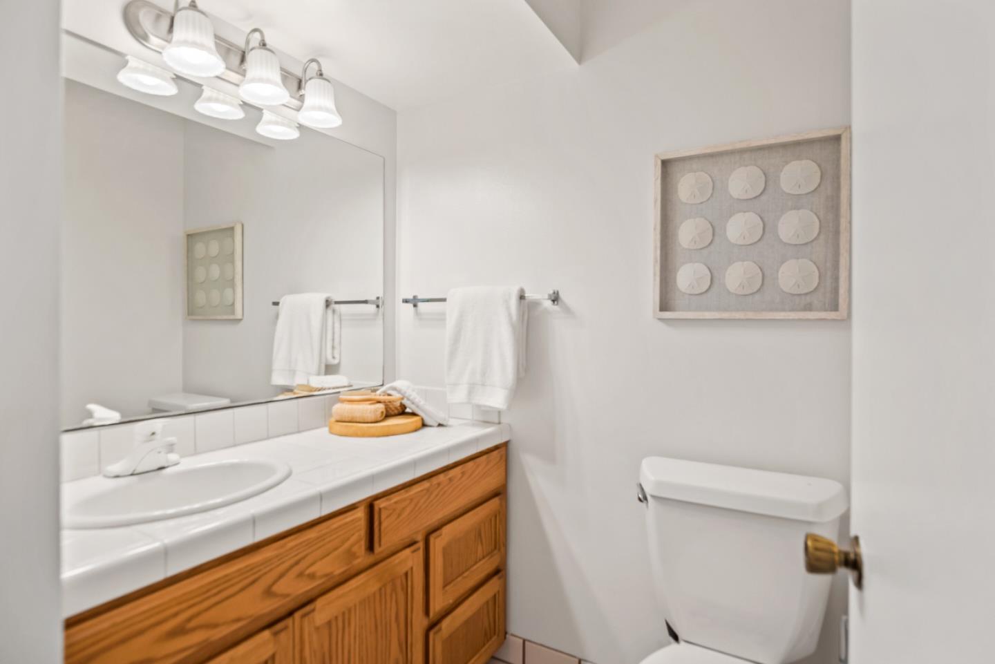 Detail Gallery Image 19 of 39 For 26 Saw Mill Ct, Mountain View,  CA 94043 - 3 Beds | 2/1 Baths