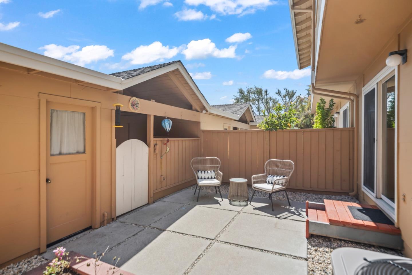 Detail Gallery Image 29 of 39 For 26 Saw Mill Ct, Mountain View,  CA 94043 - 3 Beds | 2/1 Baths