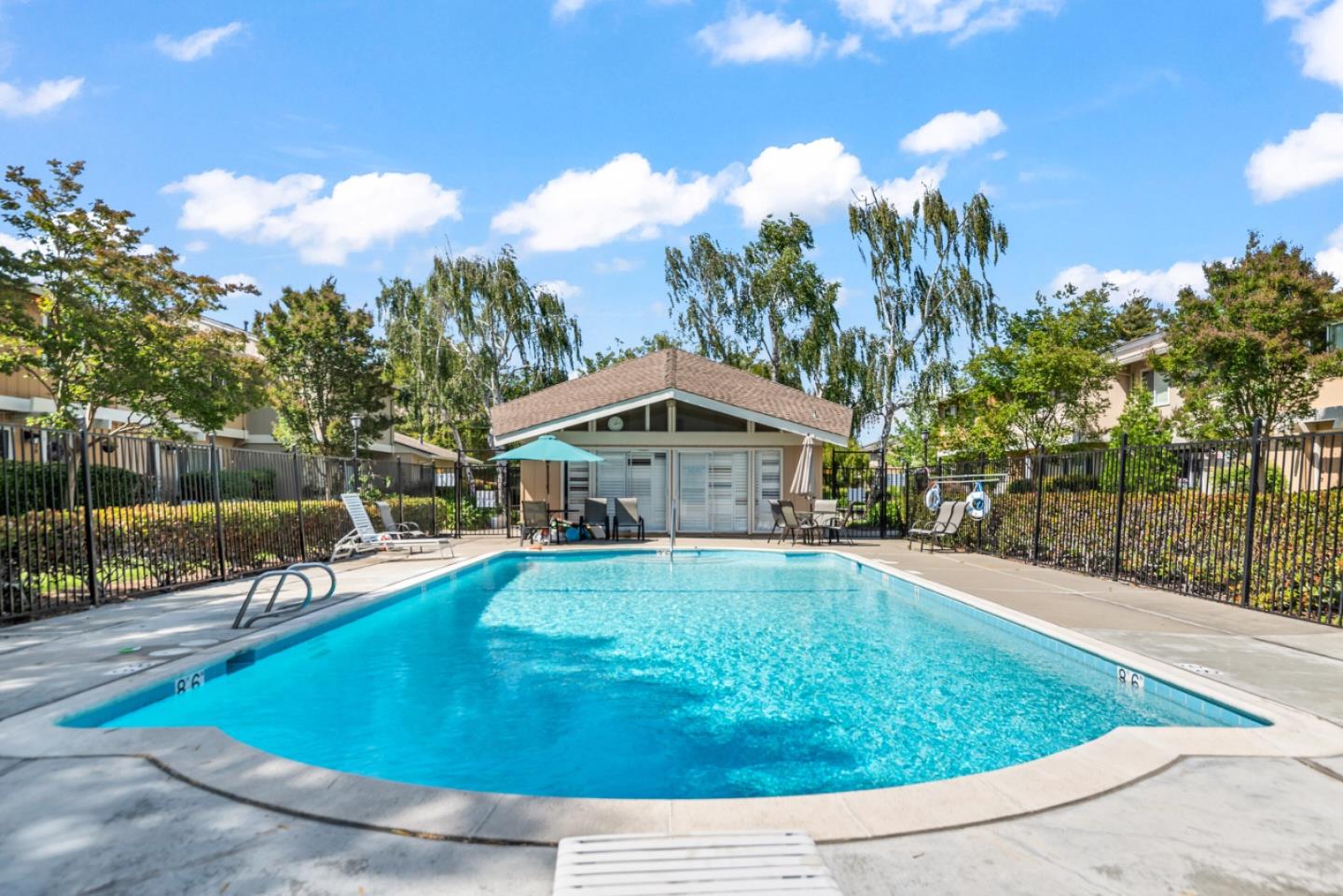 Detail Gallery Image 37 of 39 For 26 Saw Mill Ct, Mountain View,  CA 94043 - 3 Beds | 2/1 Baths