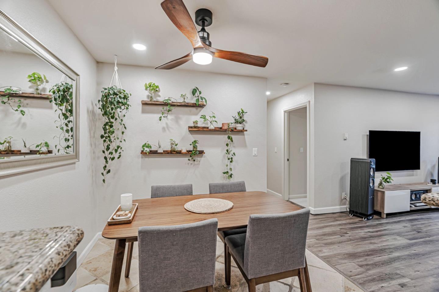 Detail Gallery Image 12 of 41 For 734 Teatree Ct, San Jose,  CA 95128 - 2 Beds | 2 Baths