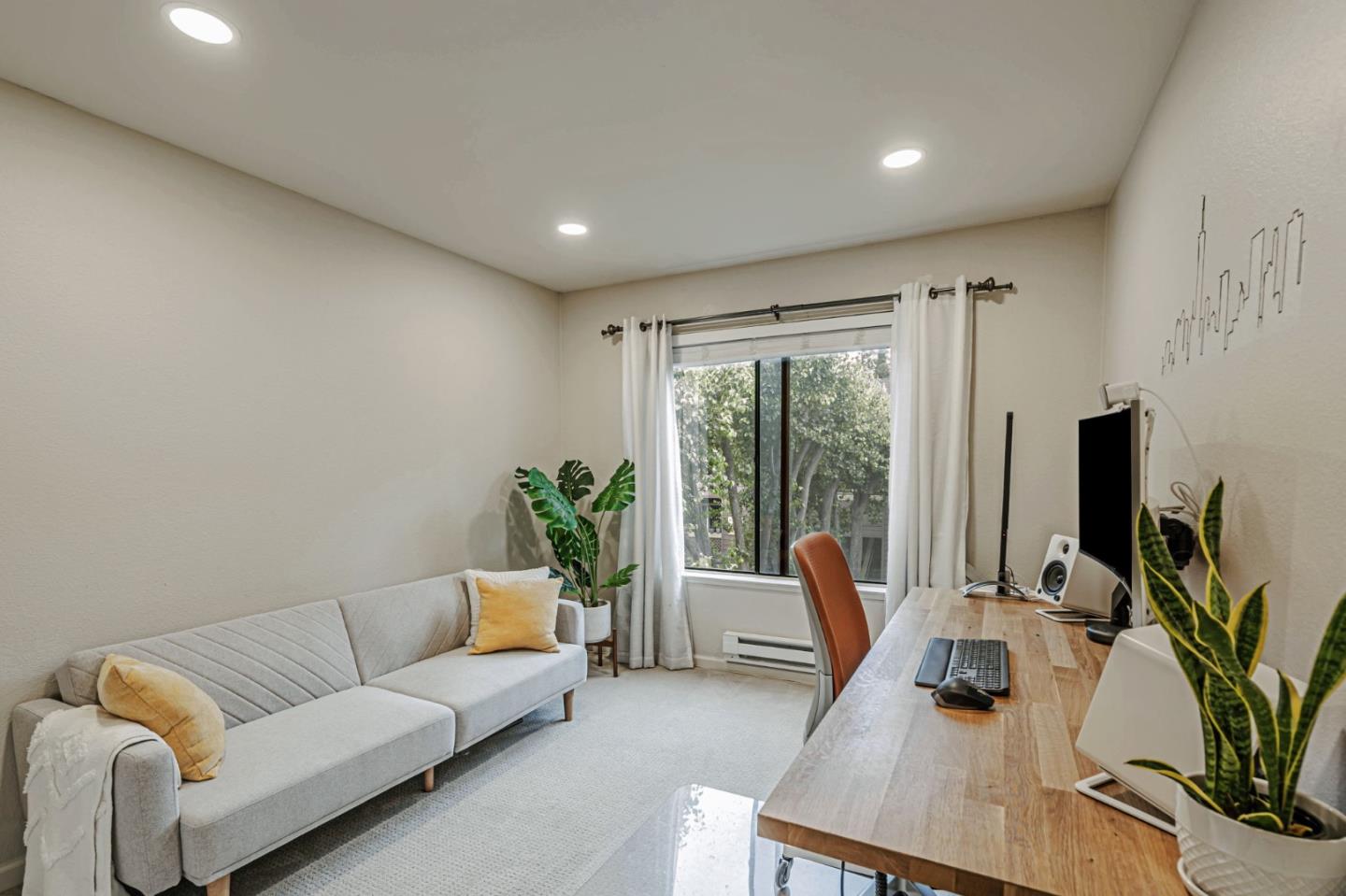 Detail Gallery Image 13 of 41 For 734 Teatree Ct, San Jose,  CA 95128 - 2 Beds | 2 Baths
