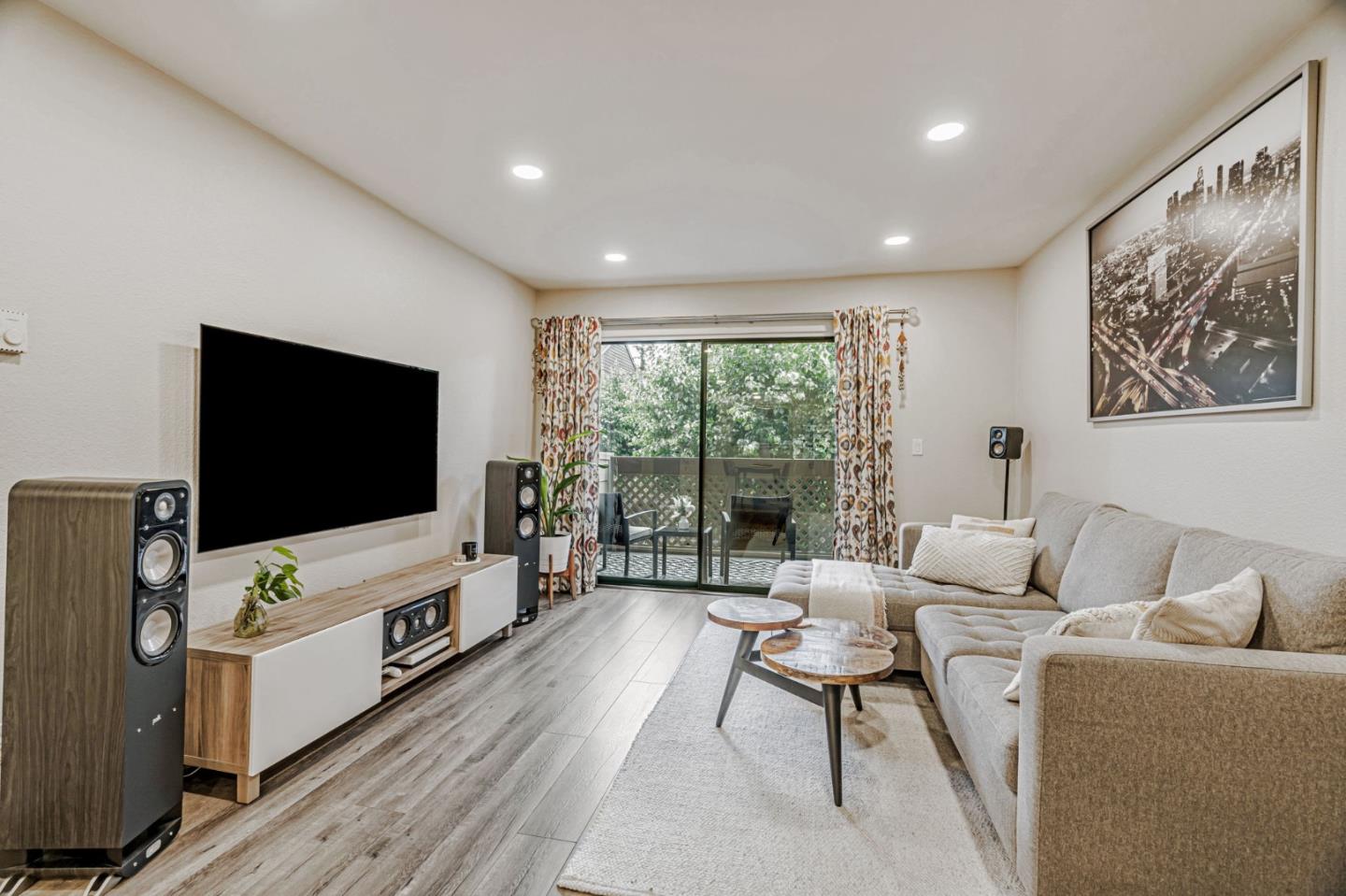 Detail Gallery Image 2 of 41 For 734 Teatree Ct, San Jose,  CA 95128 - 2 Beds | 2 Baths