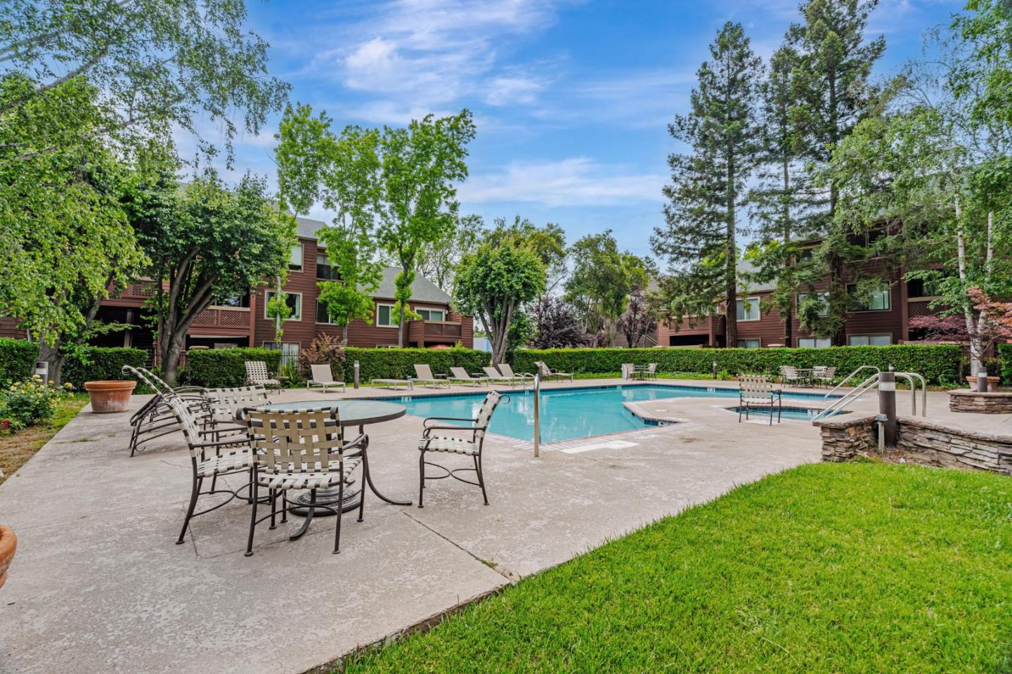 Detail Gallery Image 34 of 41 For 734 Teatree Ct, San Jose,  CA 95128 - 2 Beds | 2 Baths