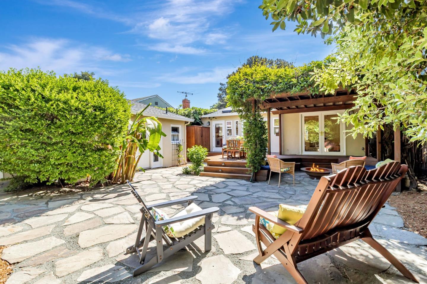Detail Gallery Image 12 of 15 For 1045 Almanor Ave, Menlo Park,  CA 94025 - 2 Beds | 1 Baths