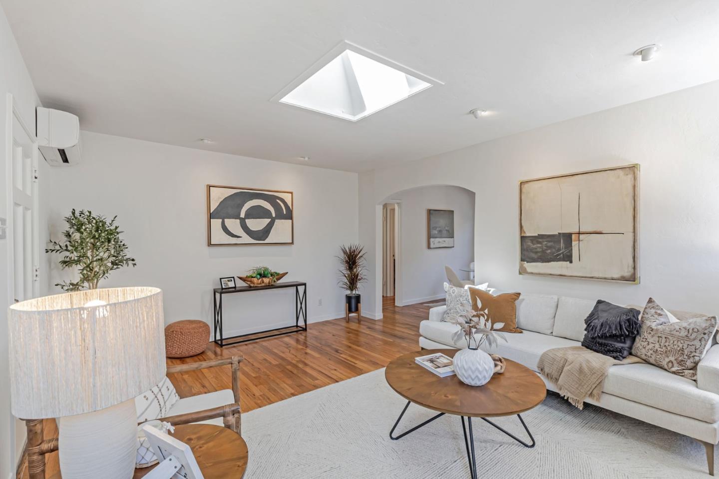 Detail Gallery Image 3 of 15 For 1045 Almanor Ave, Menlo Park,  CA 94025 - 2 Beds | 1 Baths