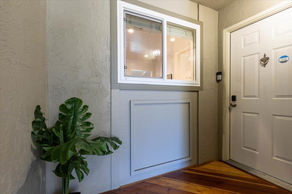 Detail Gallery Image 2 of 27 For 569 Manet Ter, Sunnyvale,  CA 94087 - 3 Beds | 2/1 Baths