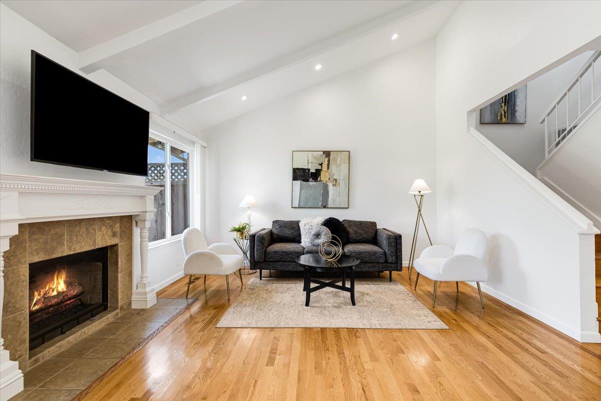 Detail Gallery Image 4 of 27 For 569 Manet Ter, Sunnyvale,  CA 94087 - 3 Beds | 2/1 Baths