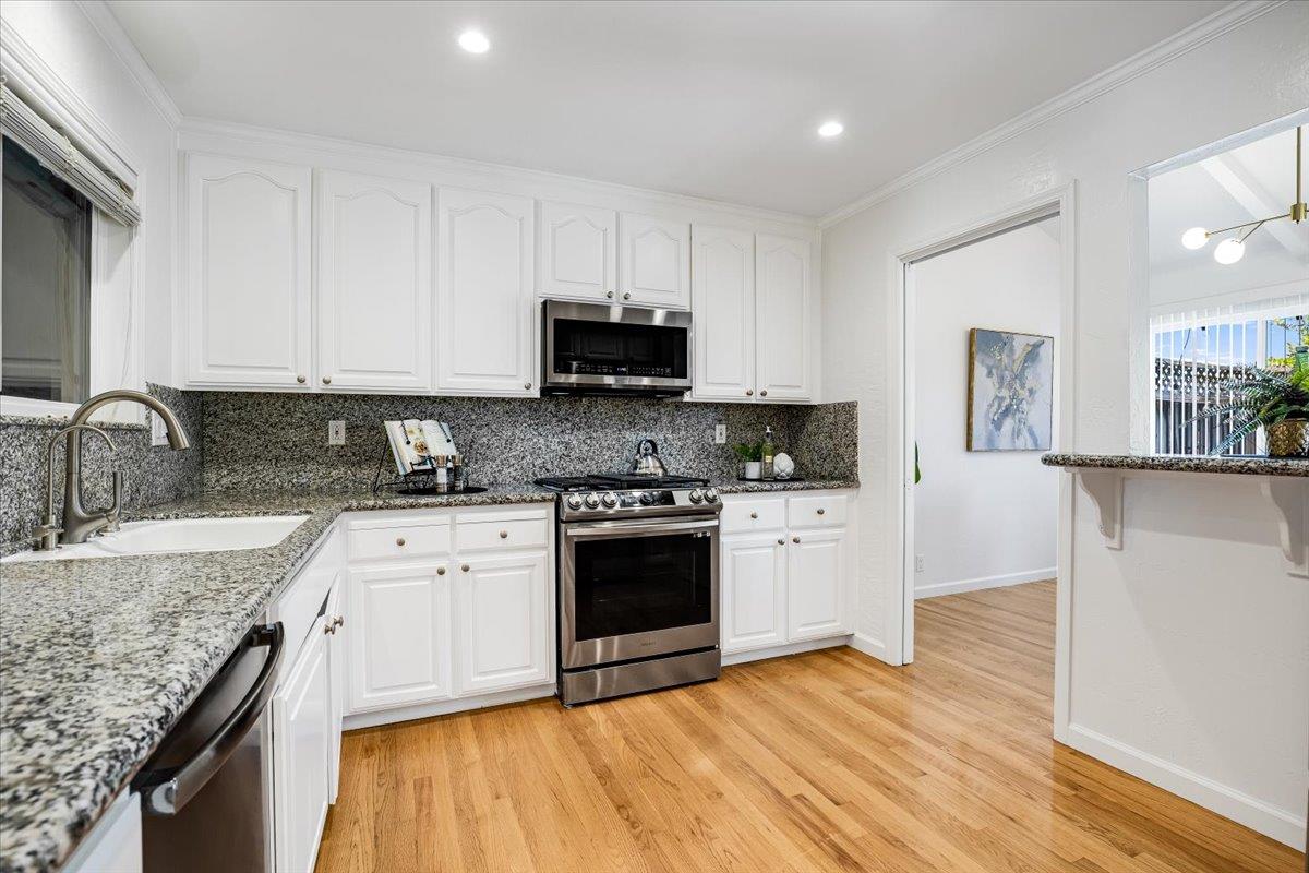Detail Gallery Image 6 of 27 For 569 Manet Ter, Sunnyvale,  CA 94087 - 3 Beds | 2/1 Baths