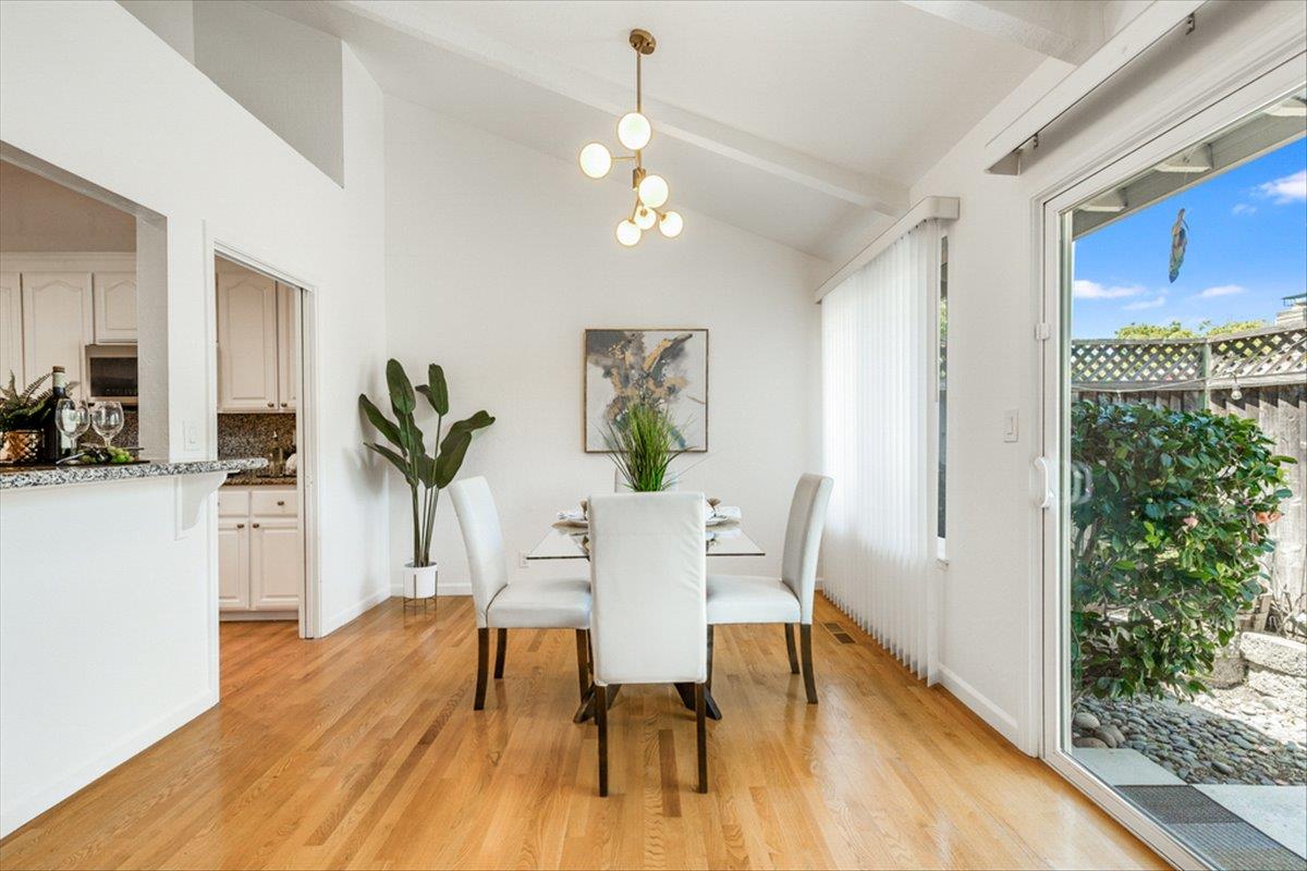 Detail Gallery Image 9 of 27 For 569 Manet Ter, Sunnyvale,  CA 94087 - 3 Beds | 2/1 Baths