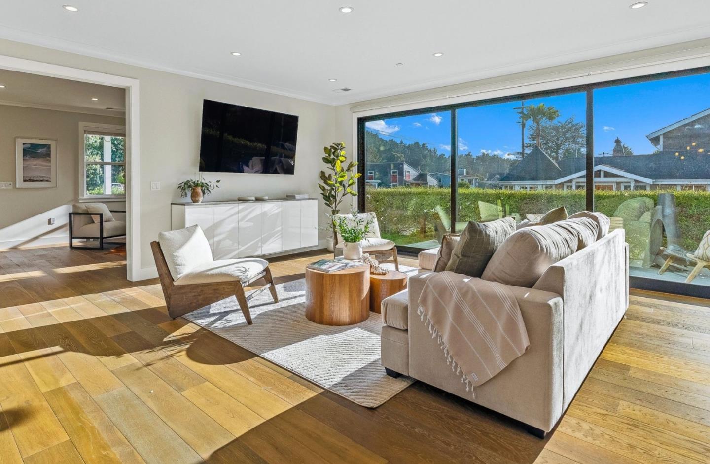 Detail Gallery Image 11 of 67 For 191 Winona Ave, Pacifica,  CA 94044 - 4 Beds | 3 Baths