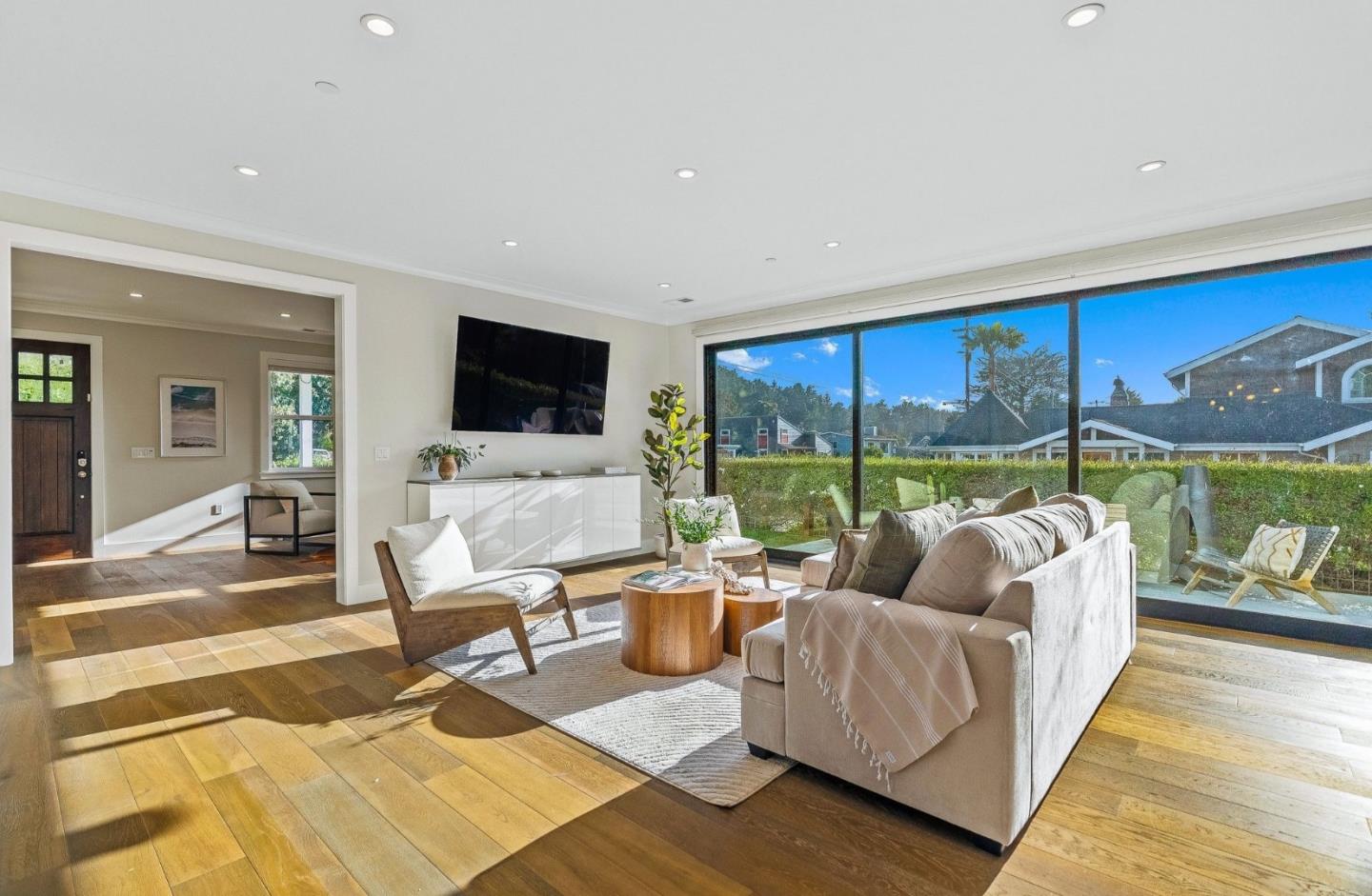 Detail Gallery Image 14 of 67 For 191 Winona Ave, Pacifica,  CA 94044 - 4 Beds | 3 Baths