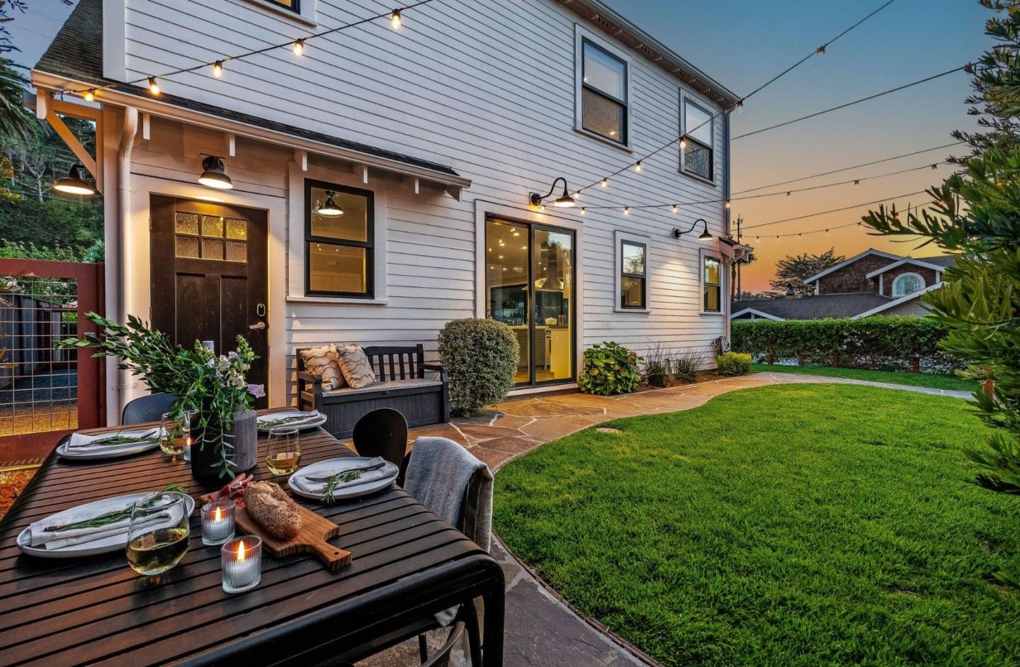 Detail Gallery Image 2 of 67 For 191 Winona Ave, Pacifica,  CA 94044 - 4 Beds | 3 Baths