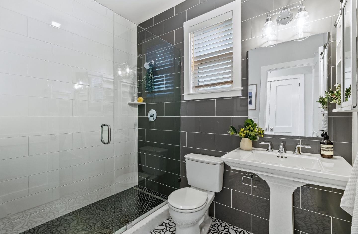 Detail Gallery Image 24 of 67 For 191 Winona Ave, Pacifica,  CA 94044 - 4 Beds | 3 Baths