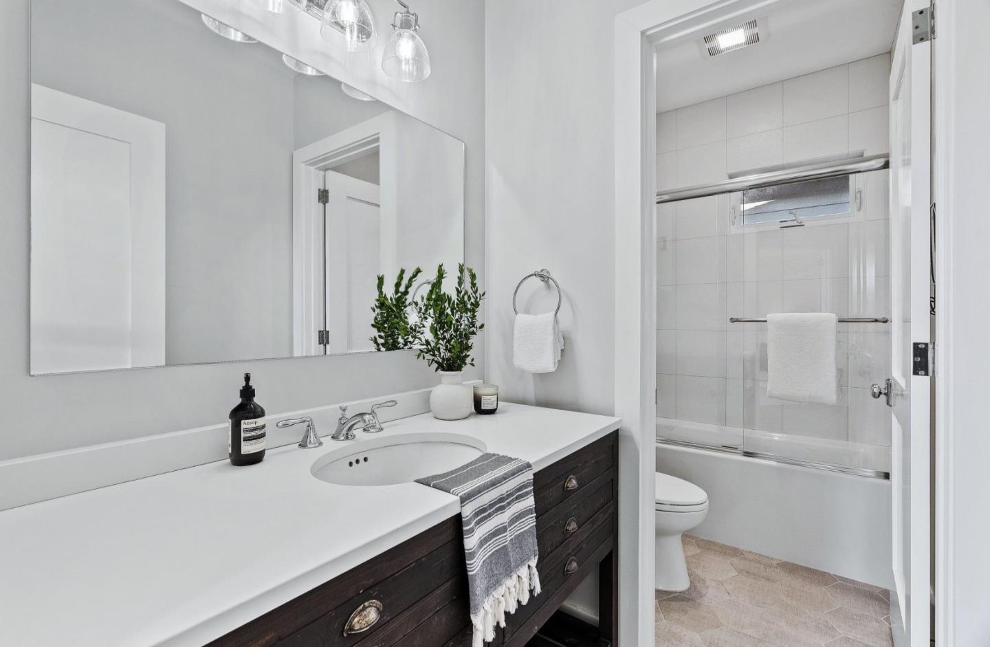 Detail Gallery Image 34 of 67 For 191 Winona Ave, Pacifica,  CA 94044 - 4 Beds | 3 Baths
