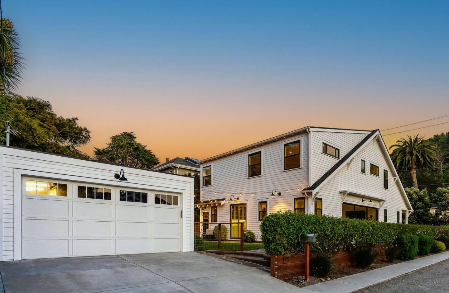 Detail Gallery Image 4 of 67 For 191 Winona Ave, Pacifica,  CA 94044 - 4 Beds | 3 Baths